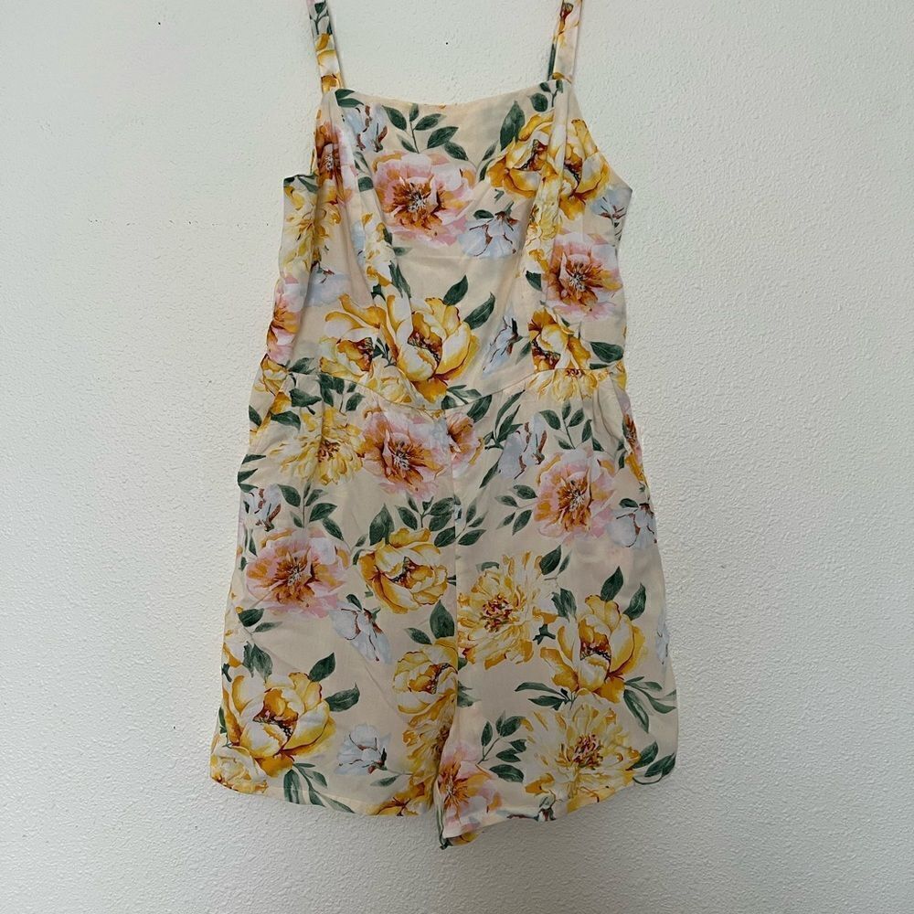 Old Navy Floral Print Cami Romper One Piece Smocked Back Sleeveless Yellow Sz M